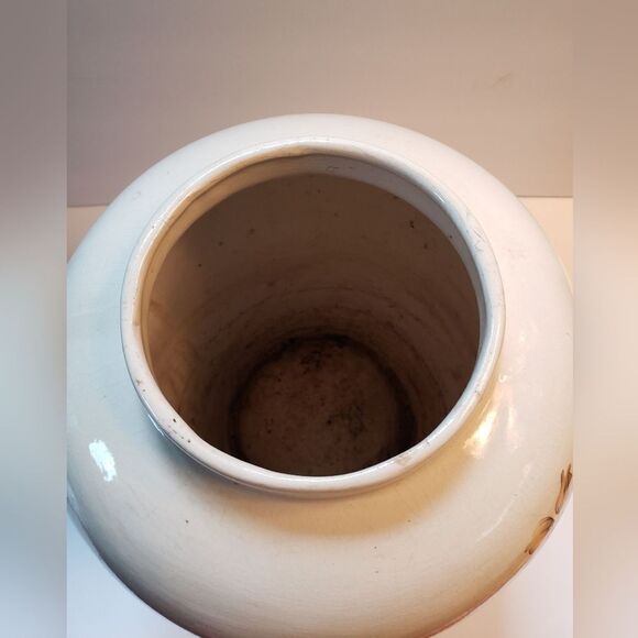 Large Pot w/Flowers & Butterflies - Picture 7 of 11